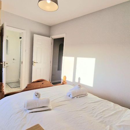 Cosy 3 Bedroom All Ensuites Galway Dış mekan fotoğraf