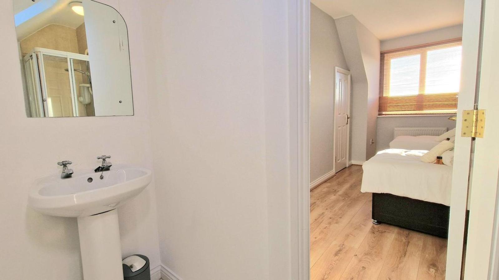 Cosy 3 Bedroom All Ensuites Galway Dış mekan fotoğraf
