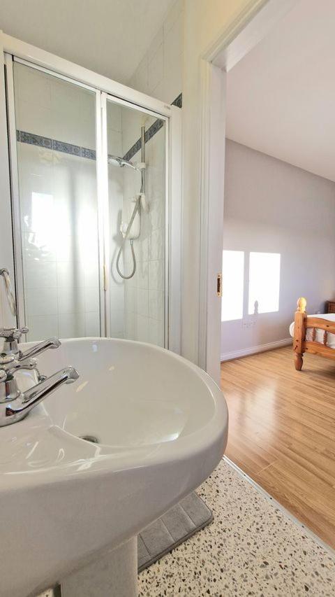 Cosy 3 Bedroom All Ensuites Galway Dış mekan fotoğraf